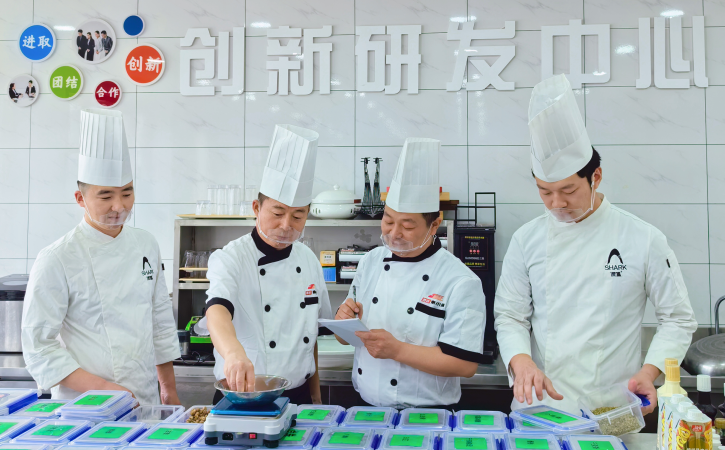 學(xué)無止境、共享研發(fā)、日積硅步，做餐飲強(qiáng)企